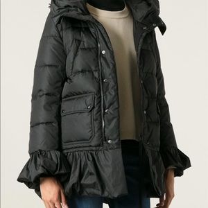 100% authentic Moncler black feather down 'Serre' padded jacket